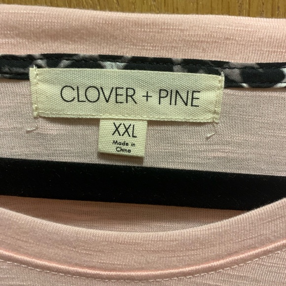 Women’s Casual Tee Plaid Bunny Pattern by Clover Pine XXL - Picture 5 of 5